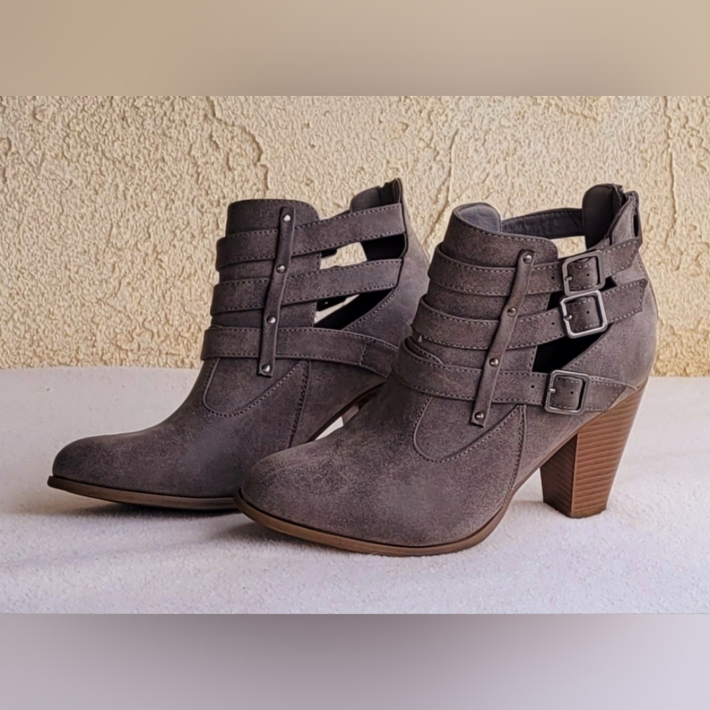 Amazing, gorgeous chunky booties.